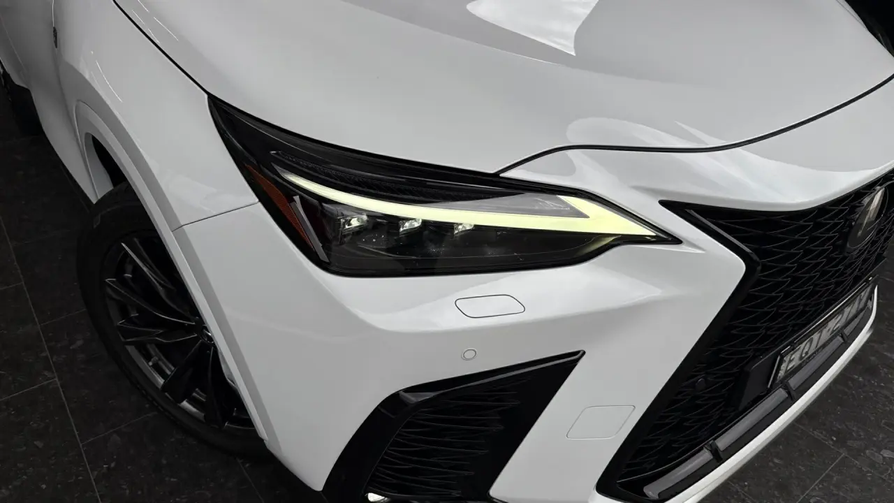 2021 Lexus NX350H Gallery Image 3