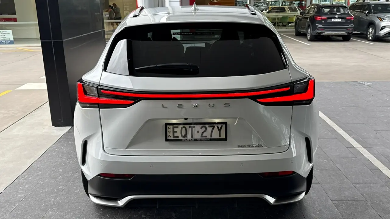 2021 Lexus NX350H Gallery Image 6