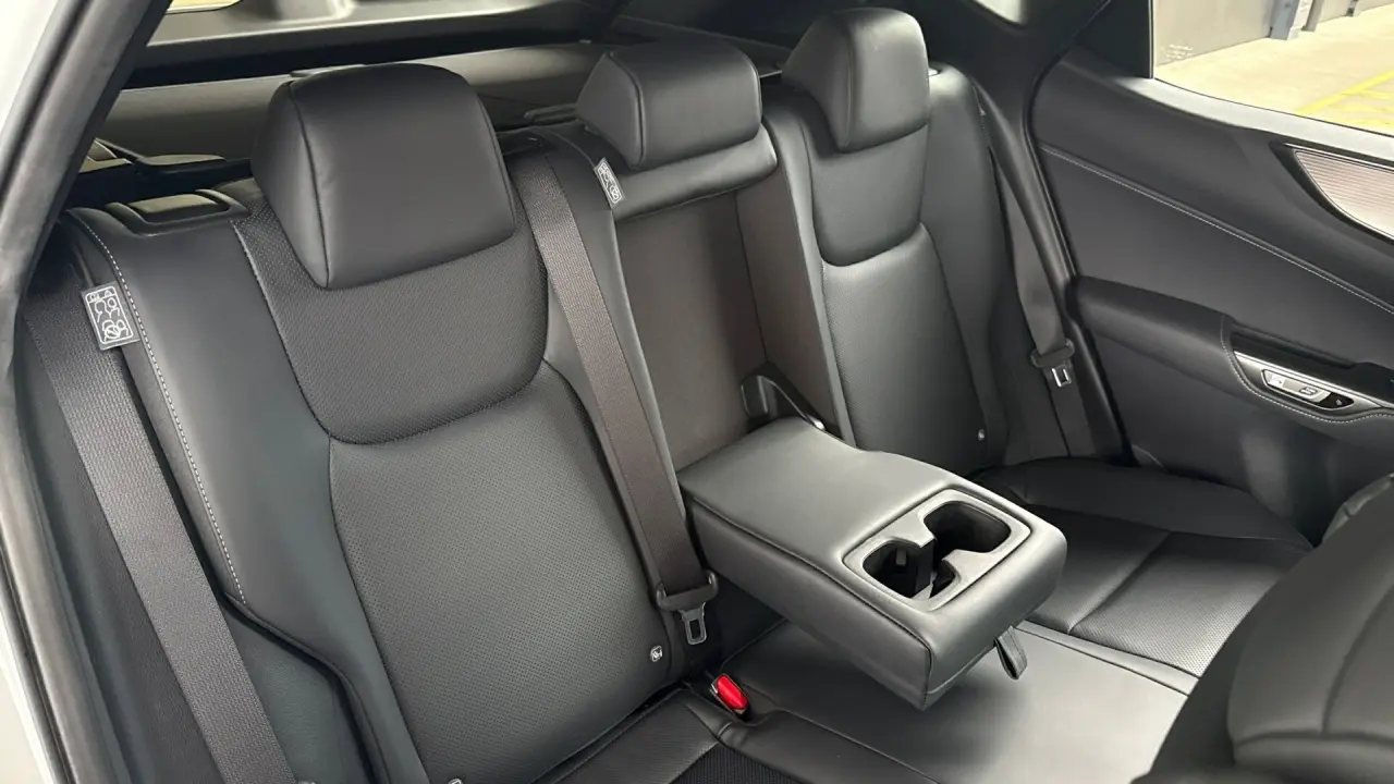 2021 Lexus NX350H Gallery Image 8