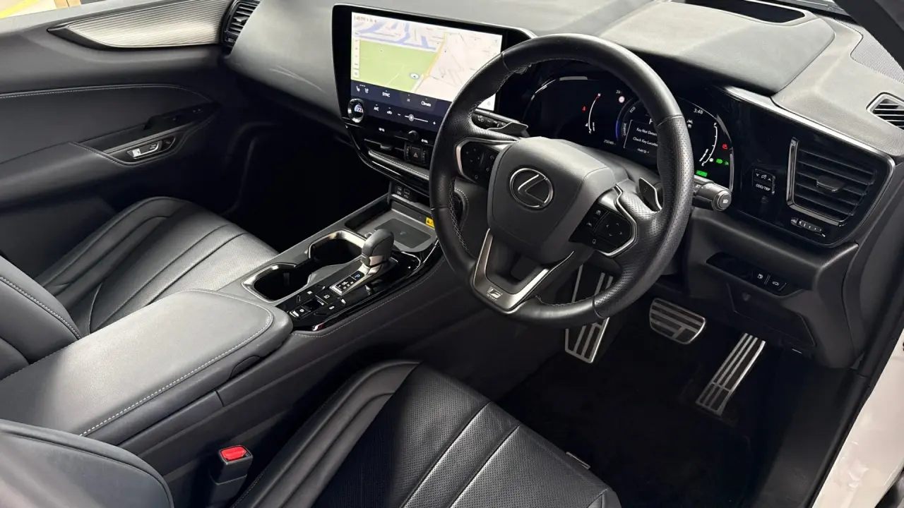 2021 Lexus NX350H Gallery Image 9