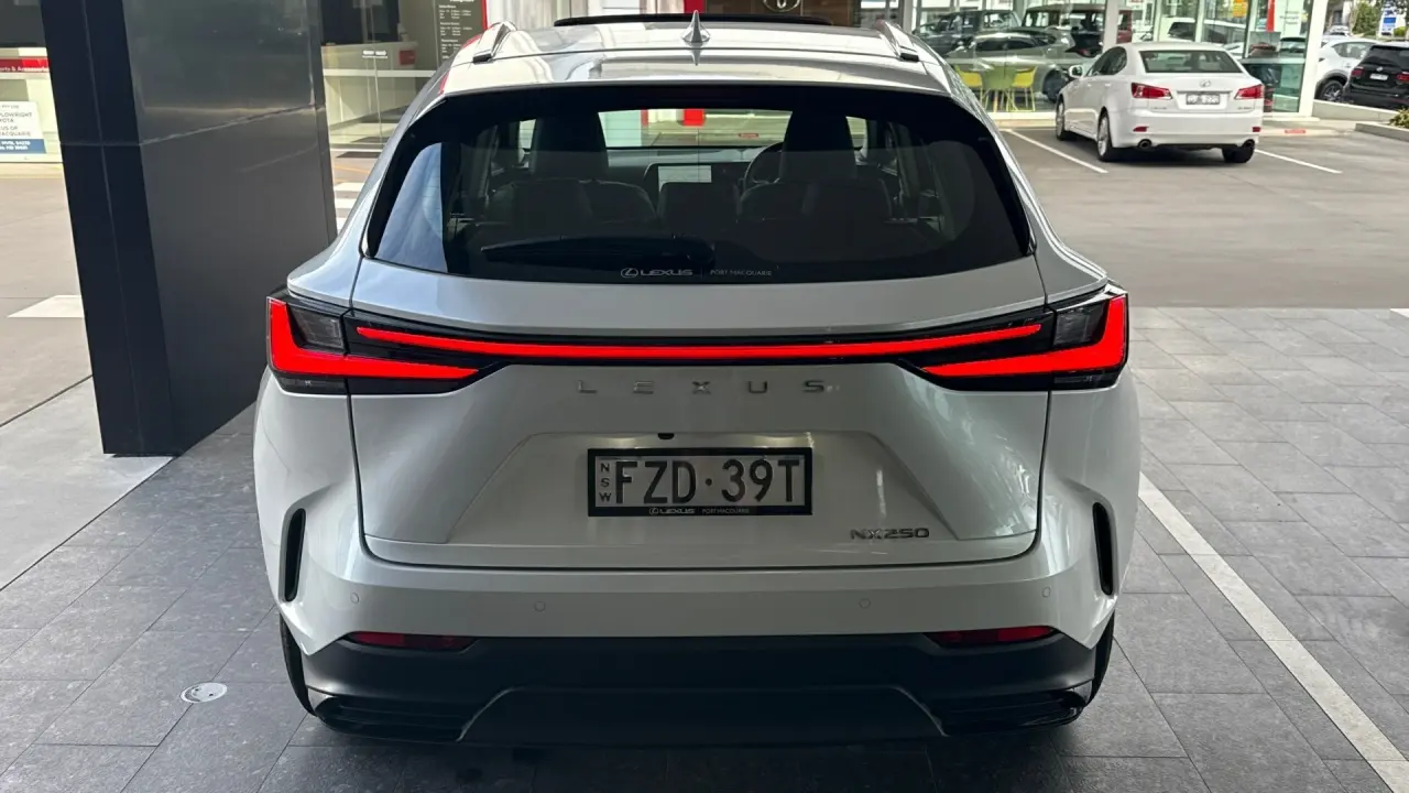 2023 Lexus NX250 Gallery Image 7