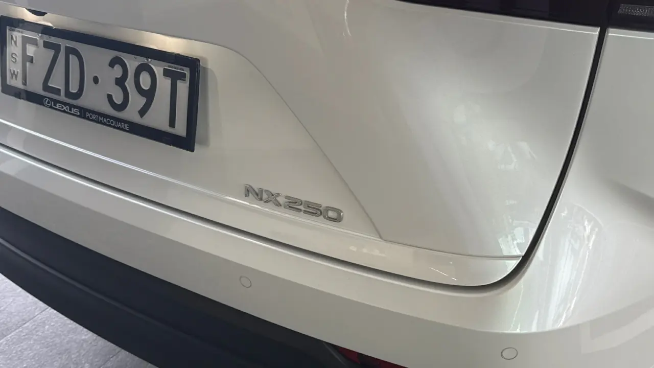 2023 Lexus NX250 Gallery Image 8