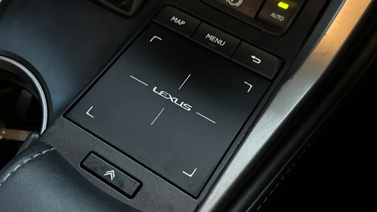 2018 Lexus NX300 Gallery Image 18