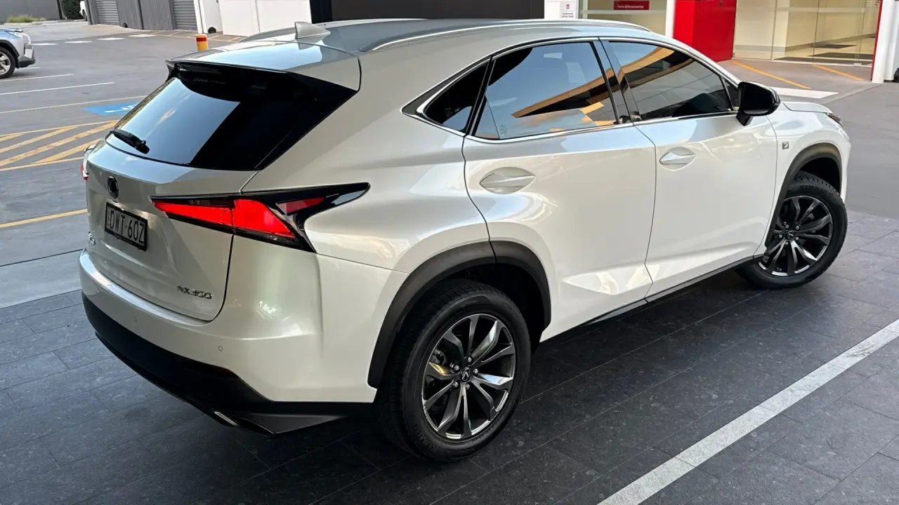 2018 Lexus NX300 Gallery Image 4
