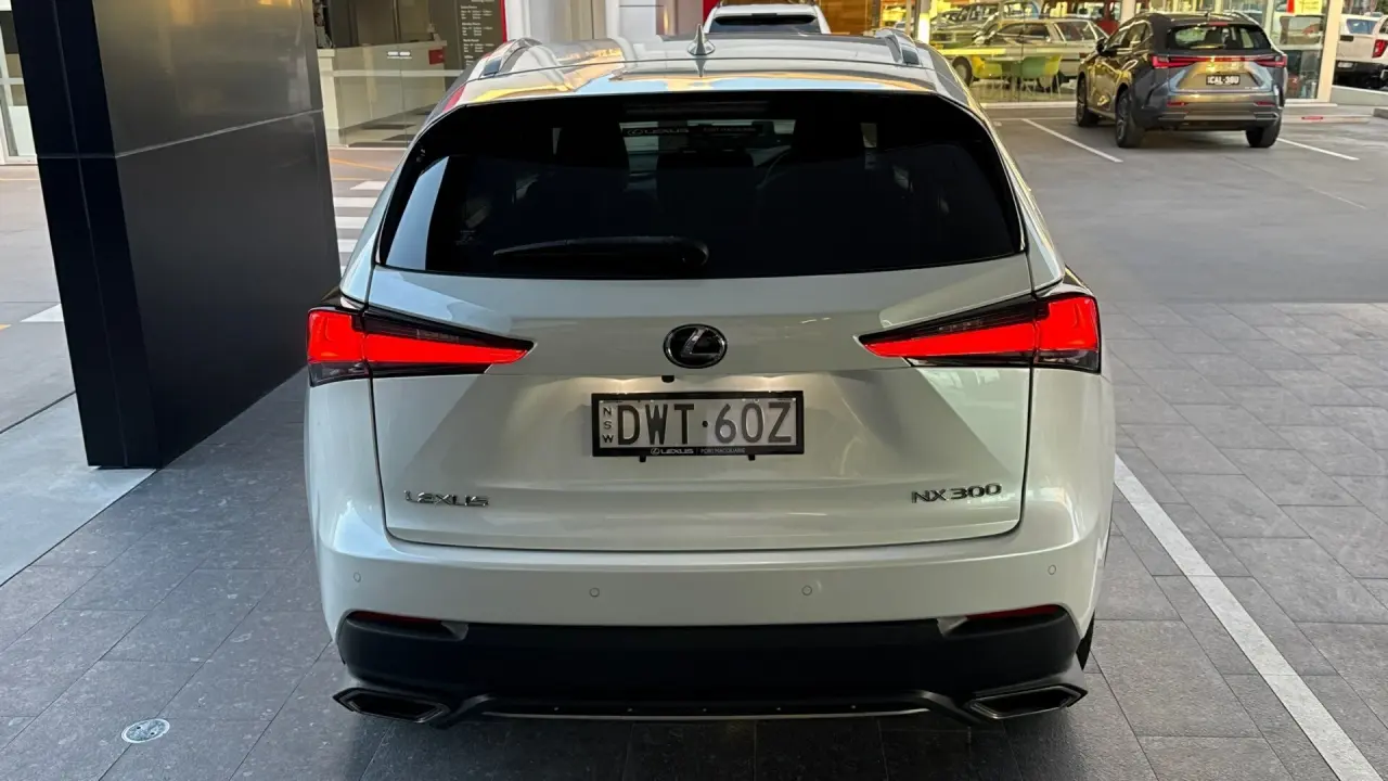 2018 Lexus NX300 Gallery Image 5