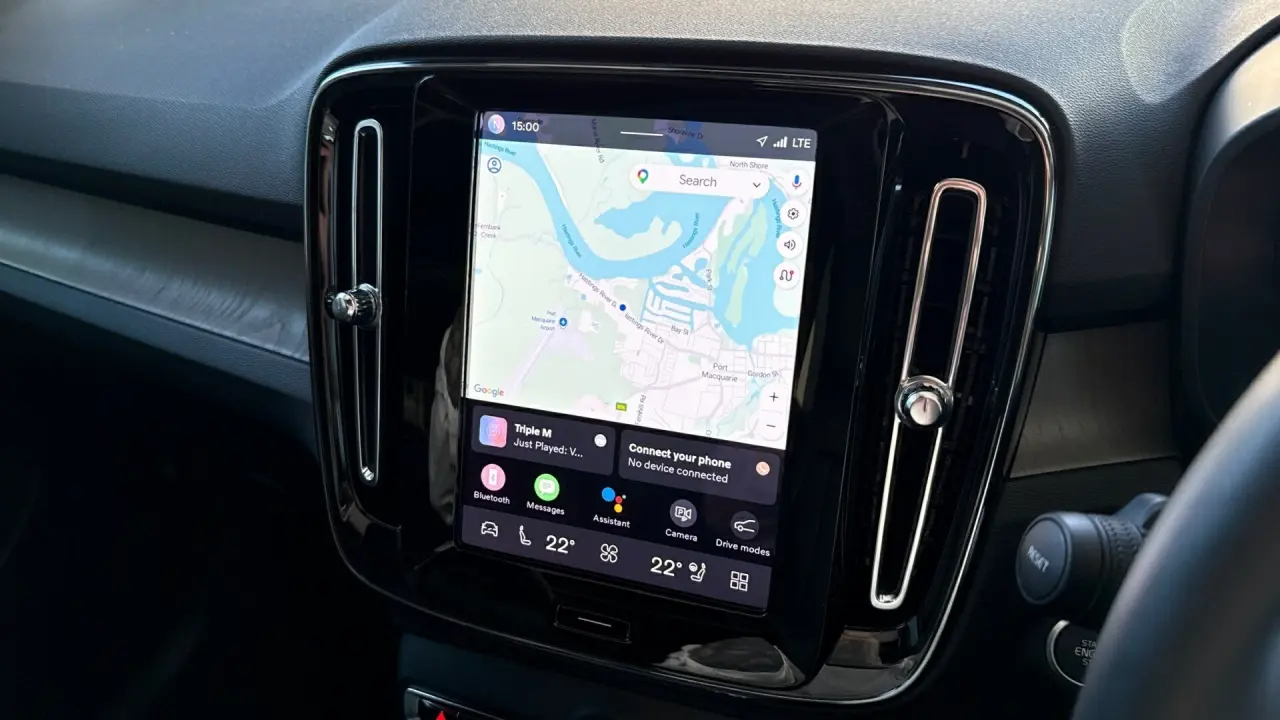 2025 VOLVO XC40 Gallery Image 15