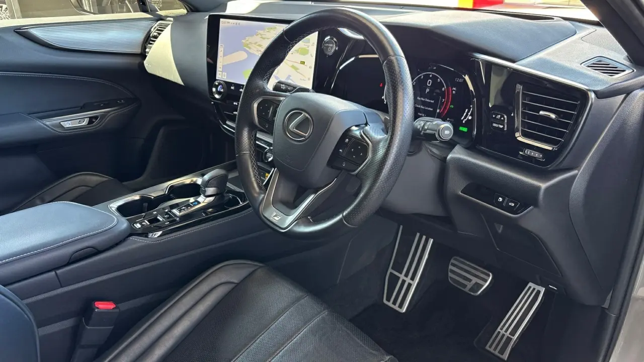 2022 Lexus NX350H Gallery Image 10