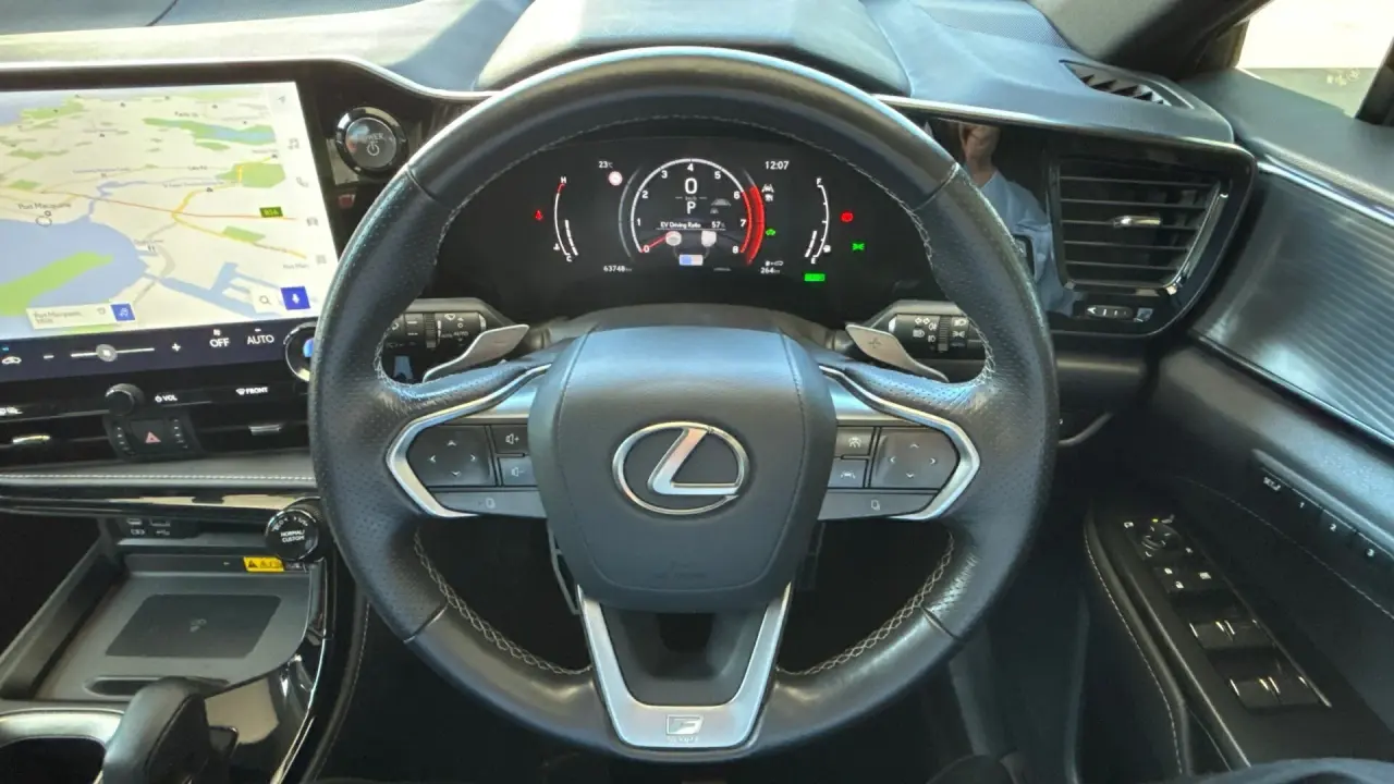 2022 Lexus NX350H Gallery Image 11