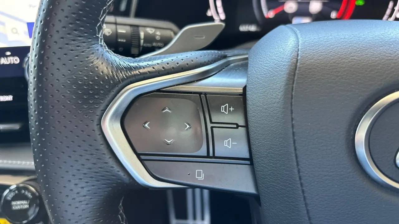 2022 Lexus NX350H Gallery Image 15