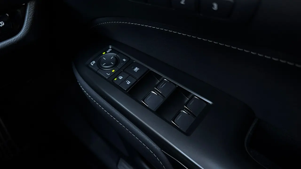 2022 Lexus NX350H Gallery Image 19