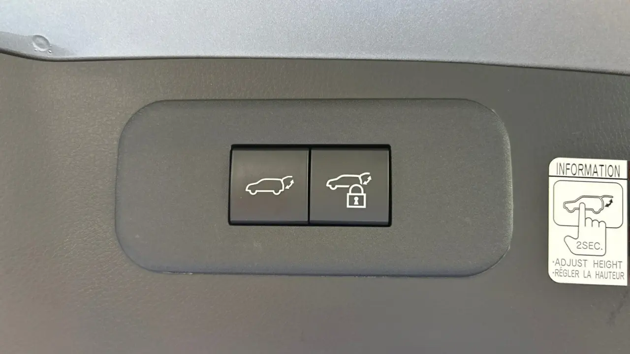 2022 Lexus NX350H Gallery Image 7