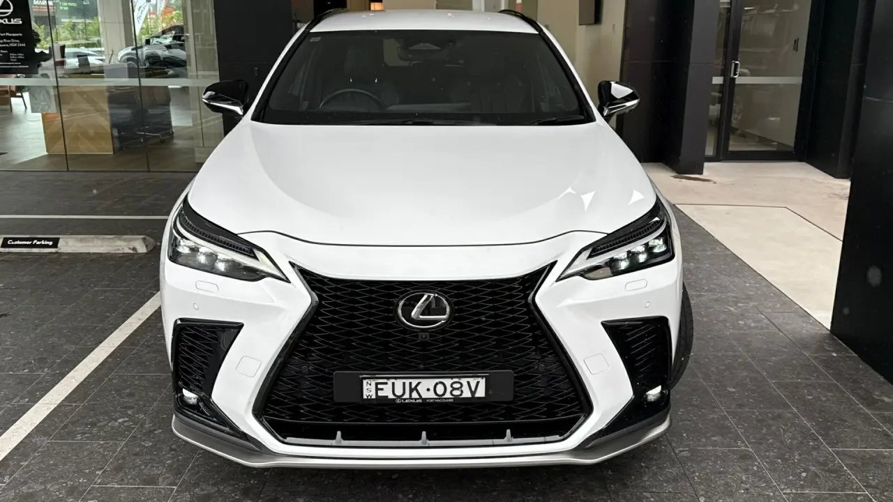 2022 Lexus NX350 Gallery Image 2