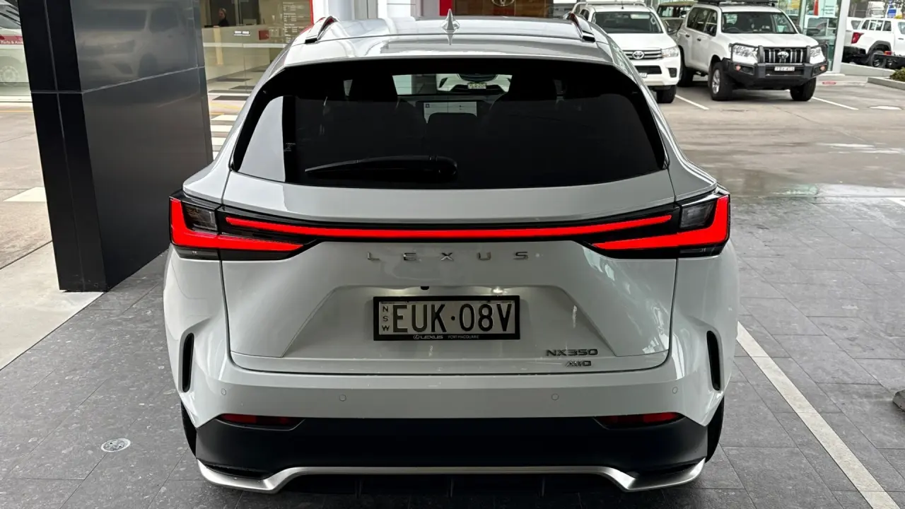 2022 Lexus NX350 Gallery Image 5