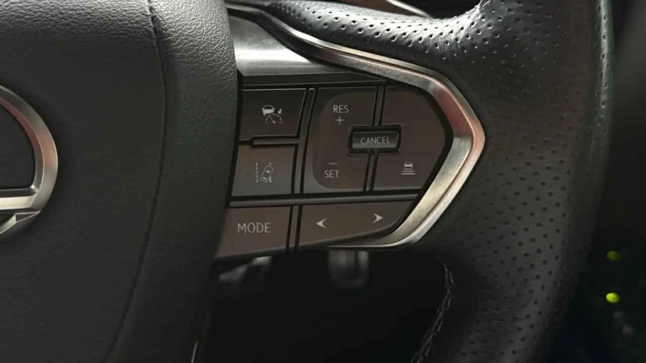 2022 Lexus LX500d Gallery Image 14