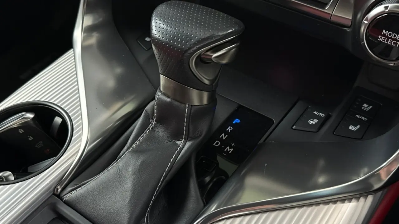 2022 Lexus LX500d Gallery Image 18