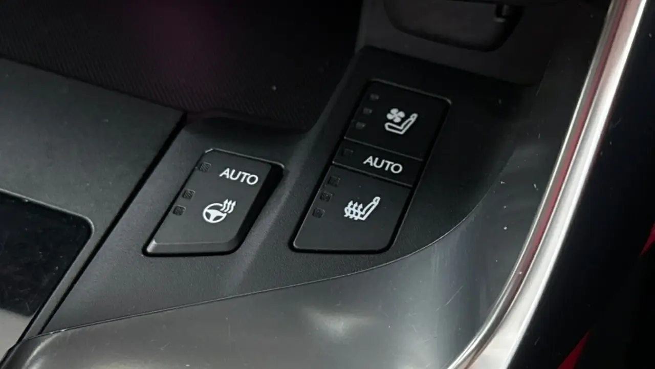 2022 Lexus LX500d Gallery Image 19