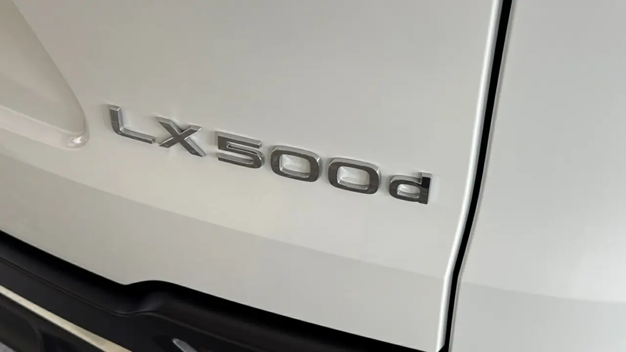 2022 Lexus LX500d Gallery Image 7