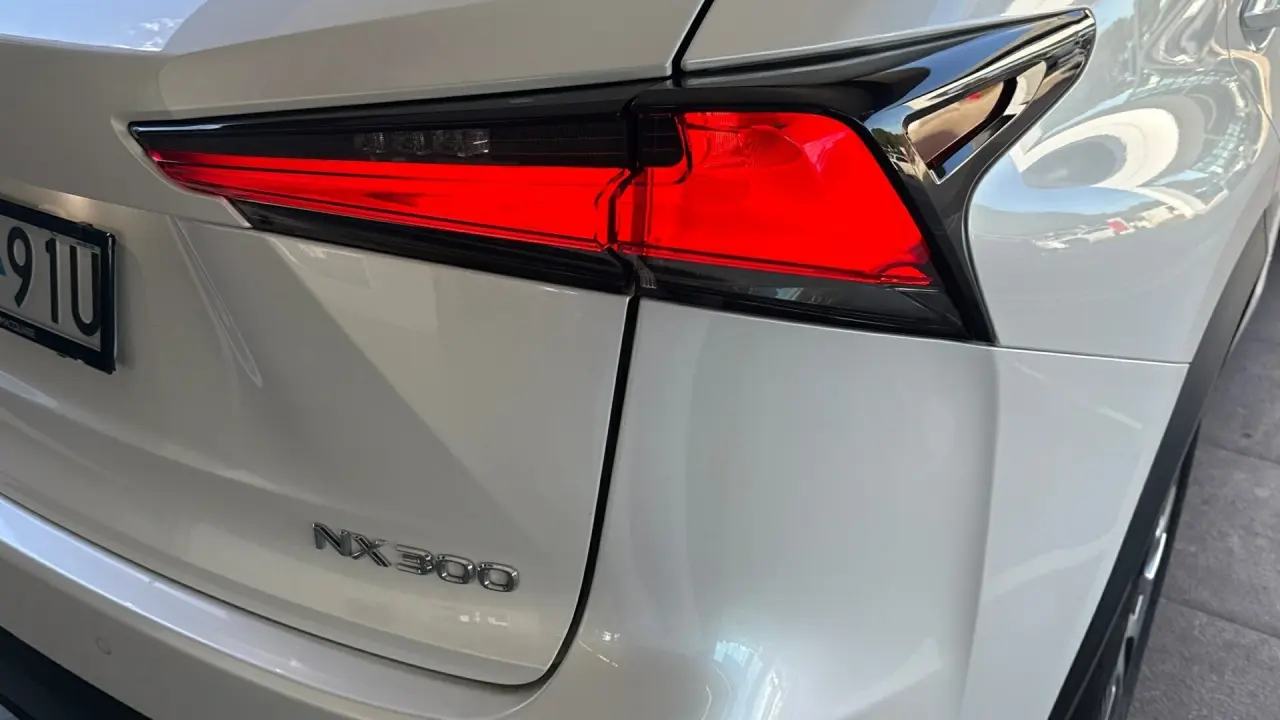 2019 Lexus NX300 Gallery Image 7