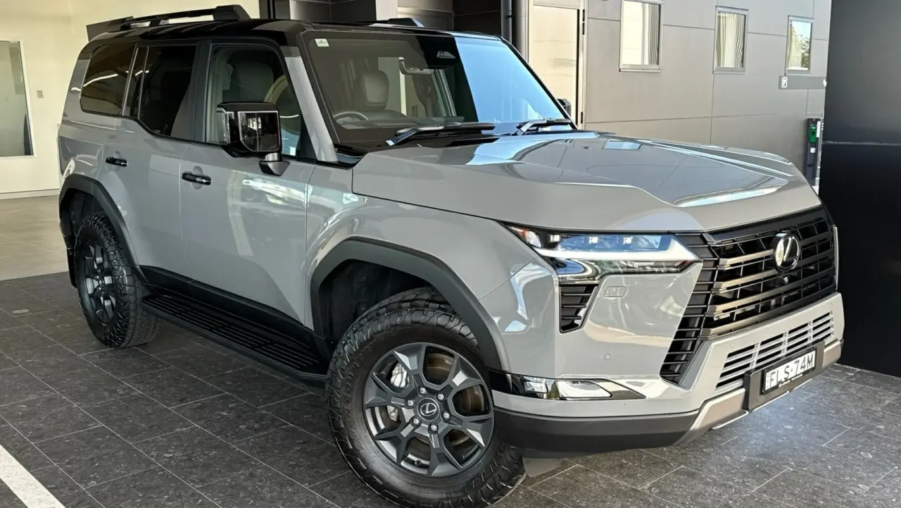 2024 Lexus GX550 Gallery Image 1