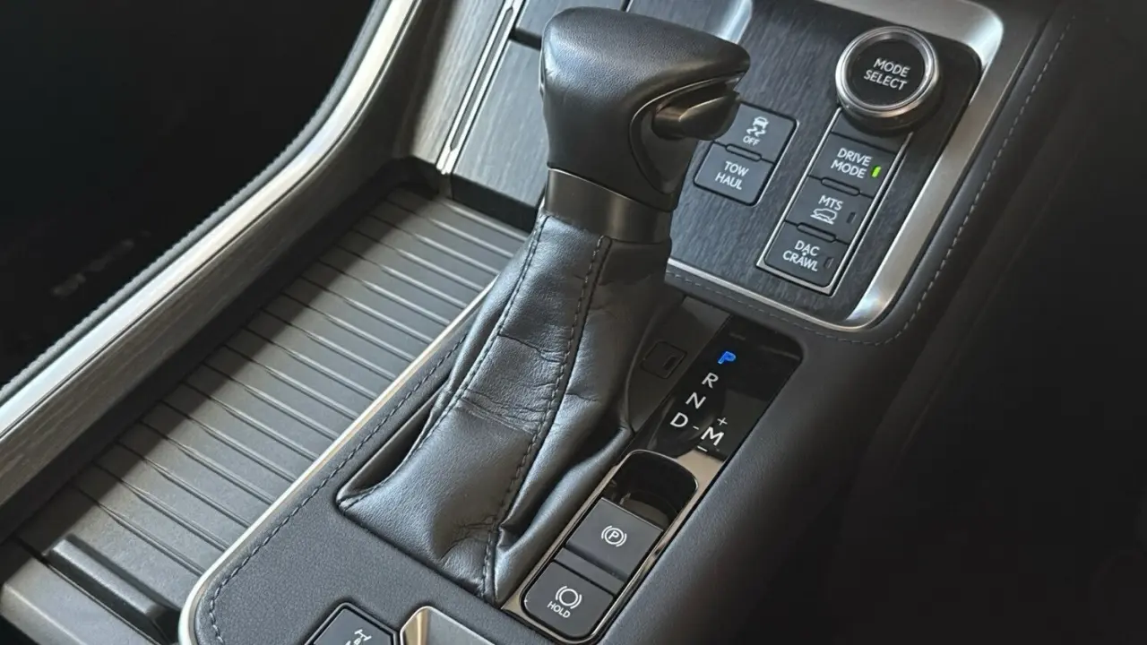 2024 Lexus GX550 Gallery Image 15