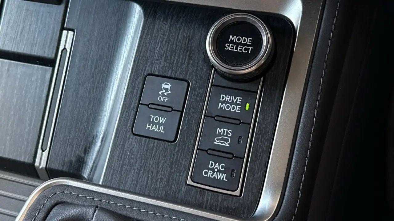 2024 Lexus GX550 Gallery Image 16