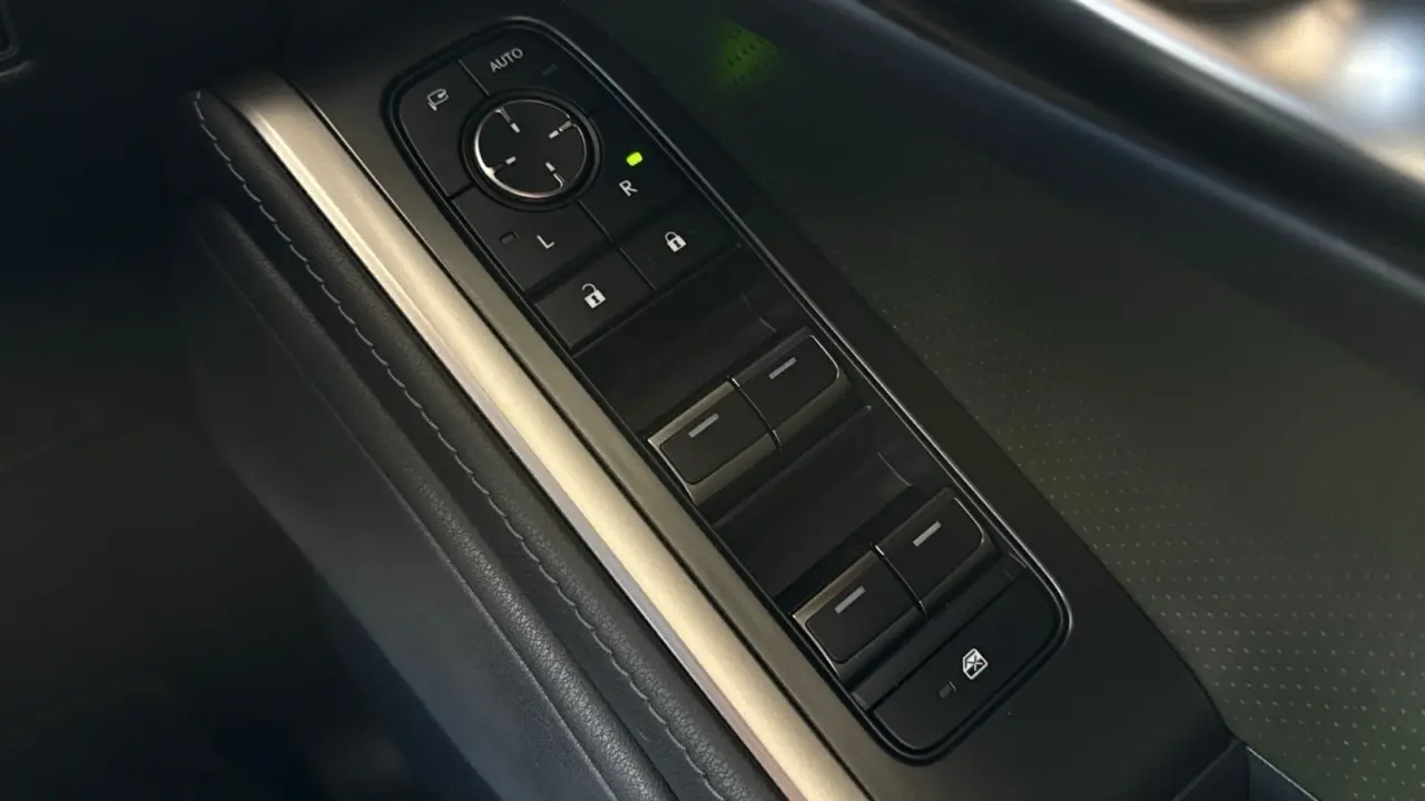 2024 Lexus GX550 Gallery Image 17