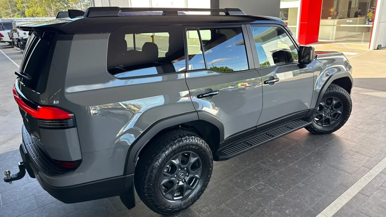 2024 Lexus GX550 Gallery Image 4