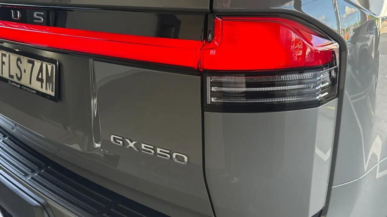 2024 Lexus GX550 Gallery Image 5
