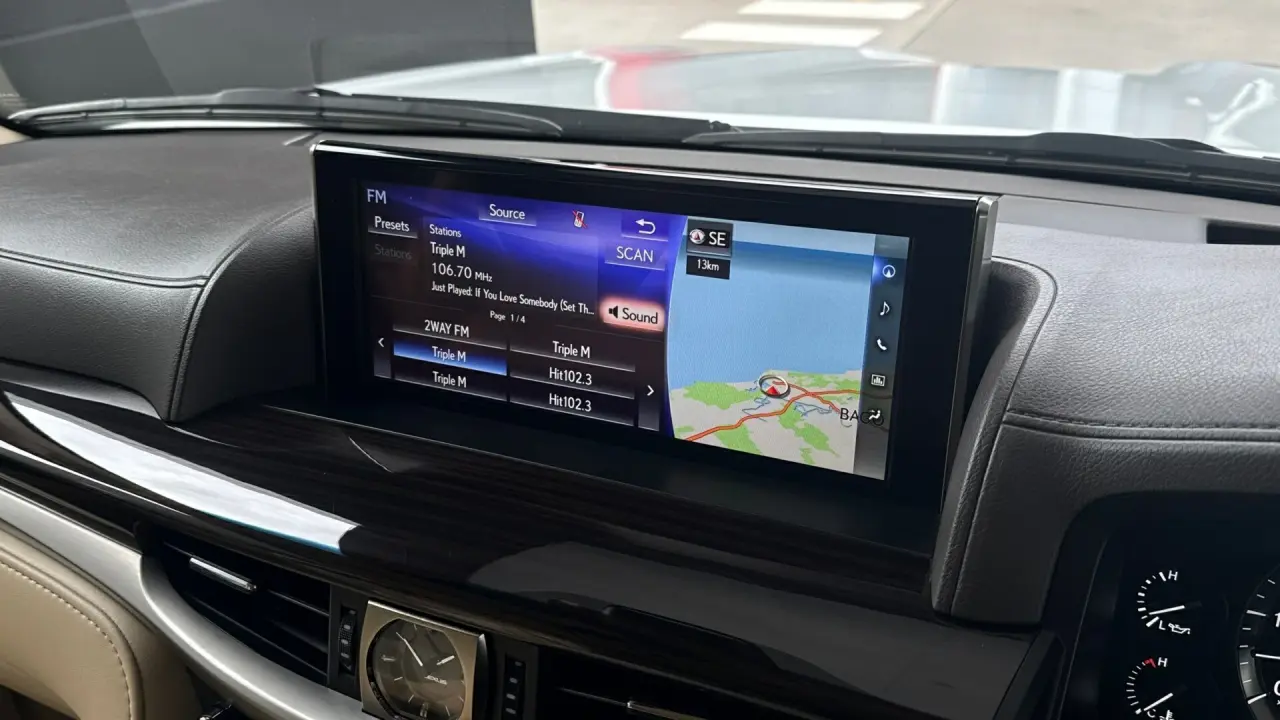 2021 Lexus LX450D Gallery Image 15