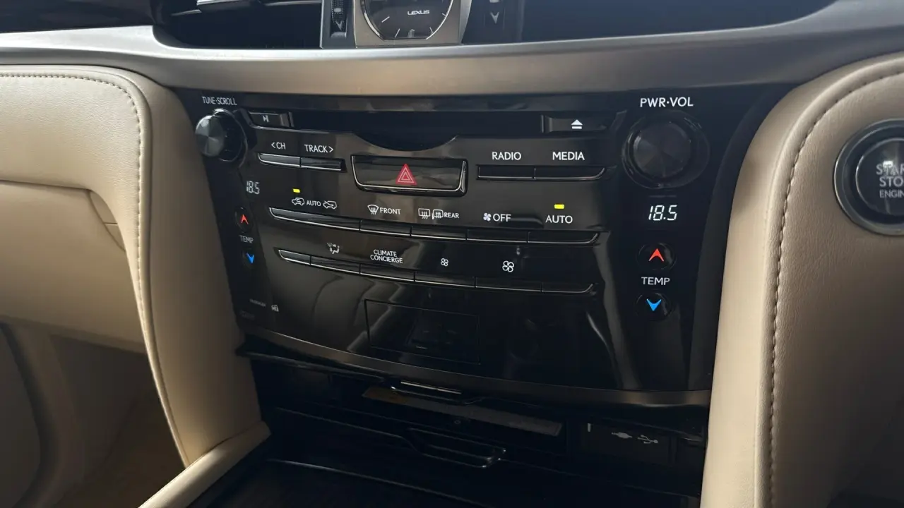 2021 Lexus LX450D Gallery Image 16
