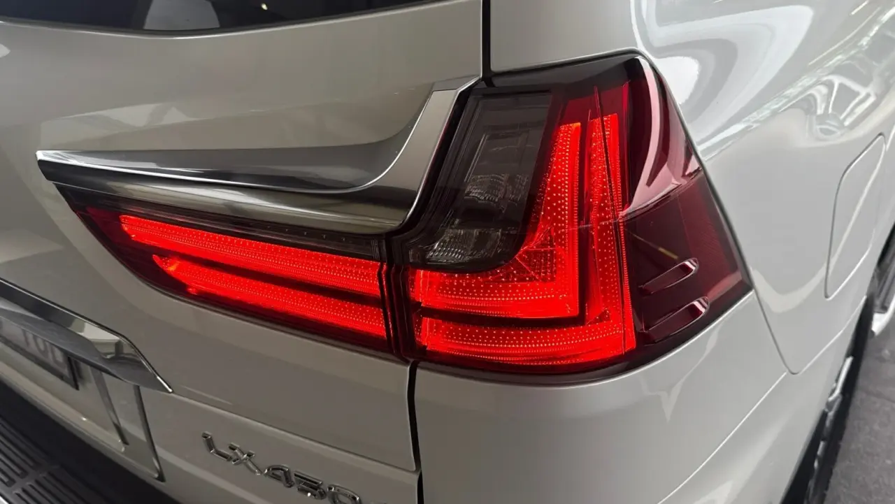 2021 Lexus LX450D Gallery Image 6