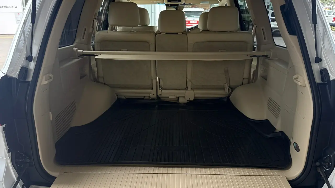 2021 Lexus LX450D Gallery Image 7