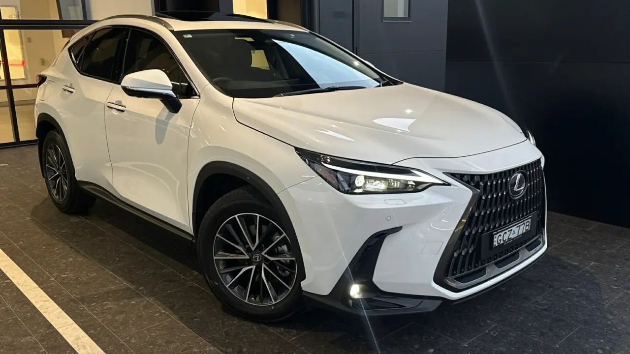 2026 Lexus NX450h+ Gallery Image 1