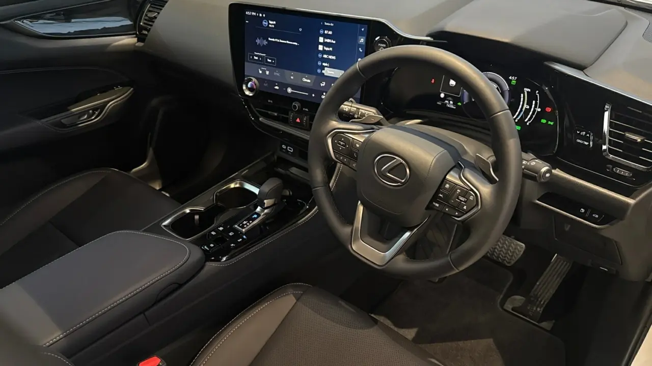 2026 Lexus NX450h+ Gallery Image 11