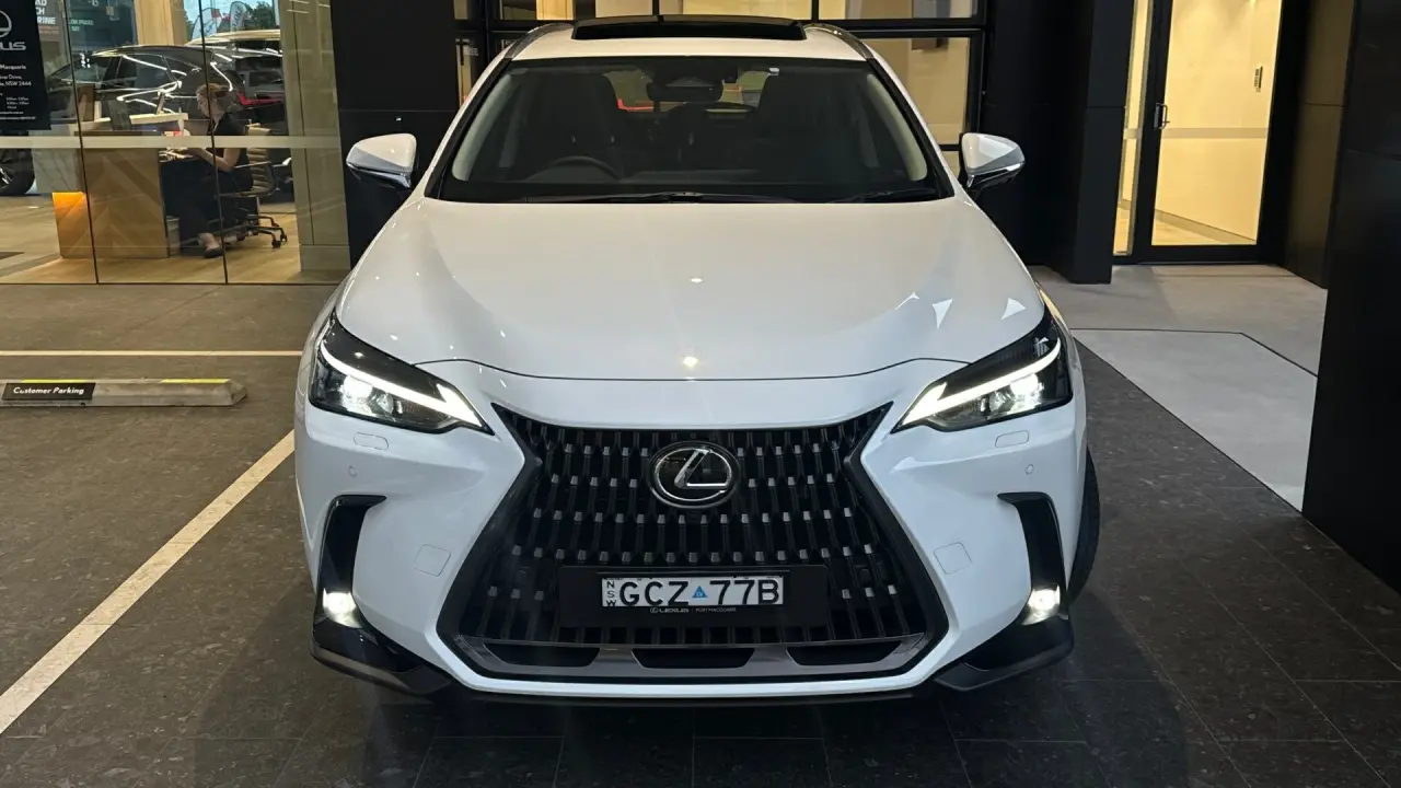 2026 Lexus NX450h+ Gallery Image 2