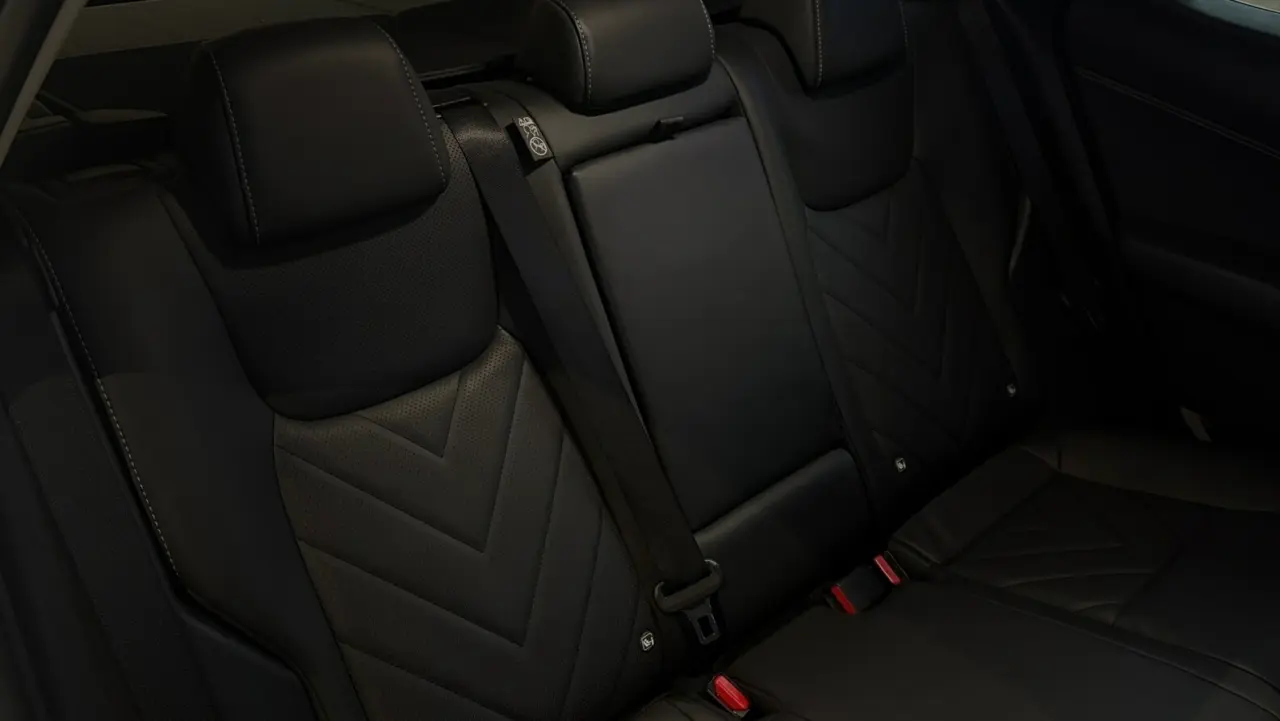 2026 Lexus NX450h+ Gallery Image 9