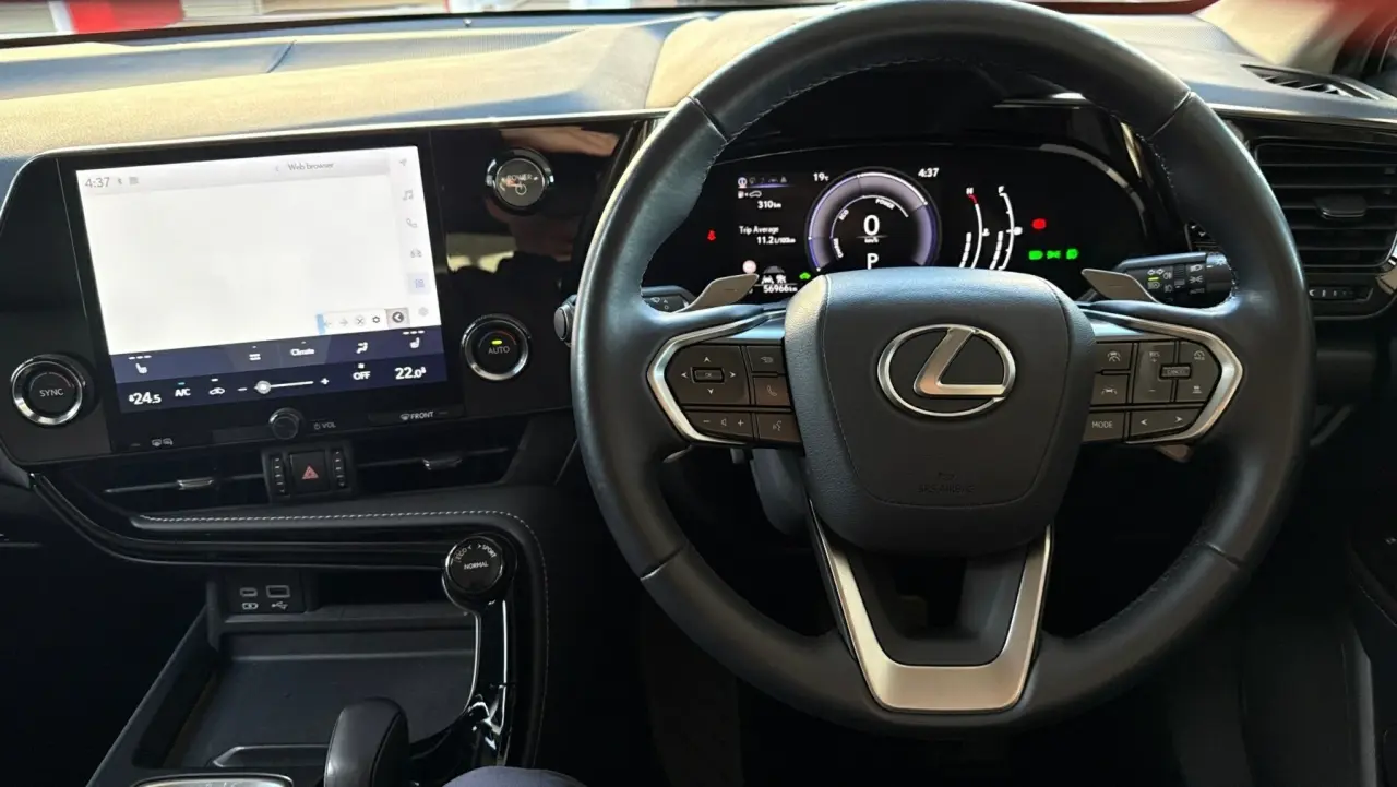 2022 Lexus NX350H Gallery Image 11
