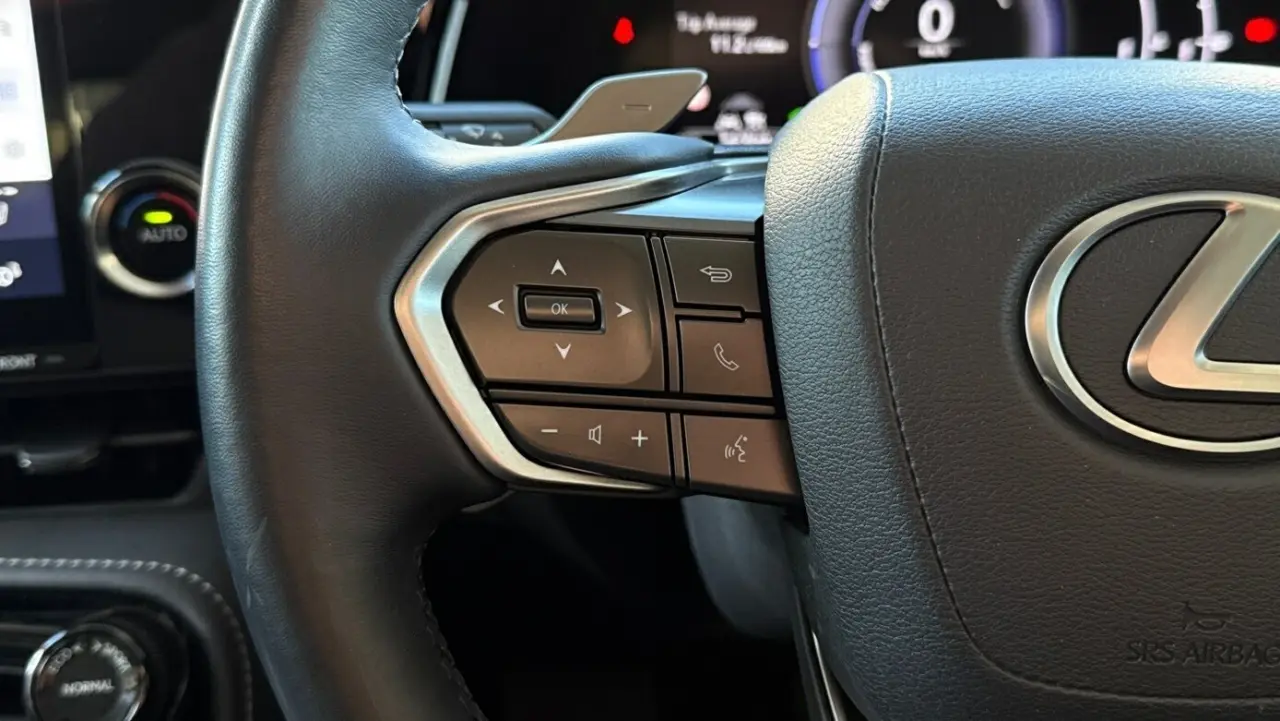 2022 Lexus NX350H Gallery Image 12