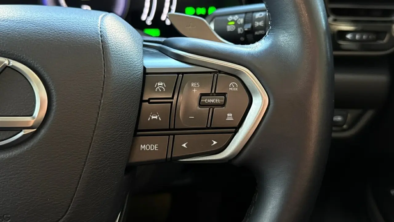 2022 Lexus NX350H Gallery Image 13