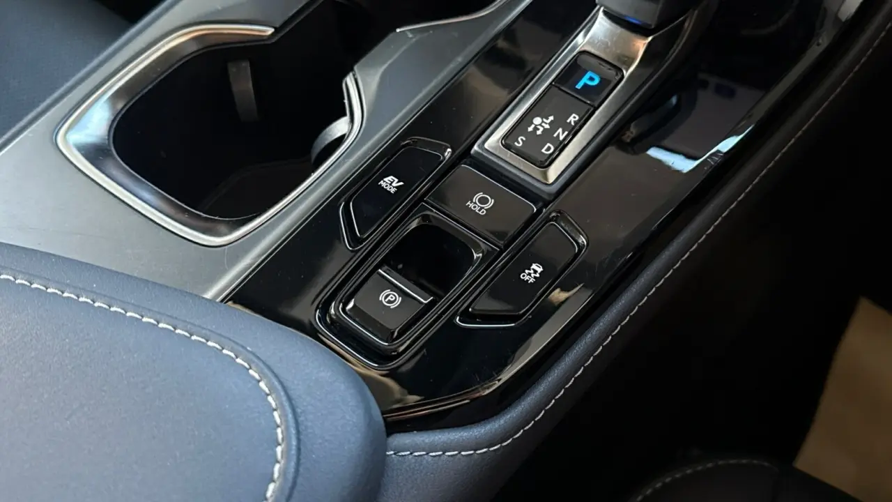 2022 Lexus NX350H Gallery Image 17