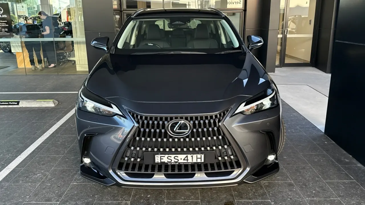 2022 Lexus NX350H Gallery Image 2
