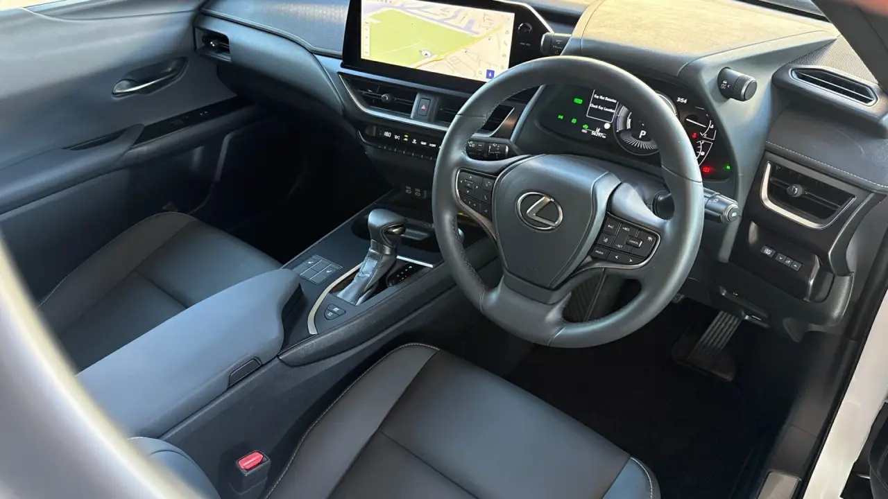 2023 Lexus UX250H Gallery Image 11