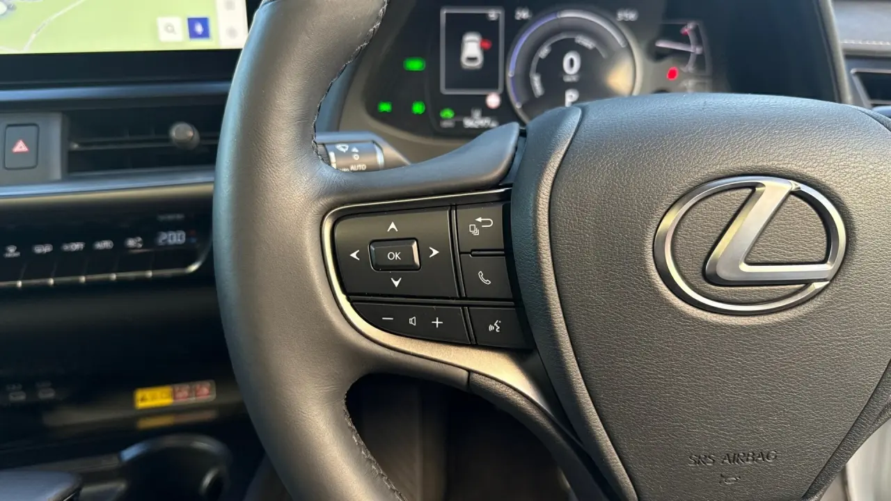 2023 Lexus UX250H Gallery Image 13