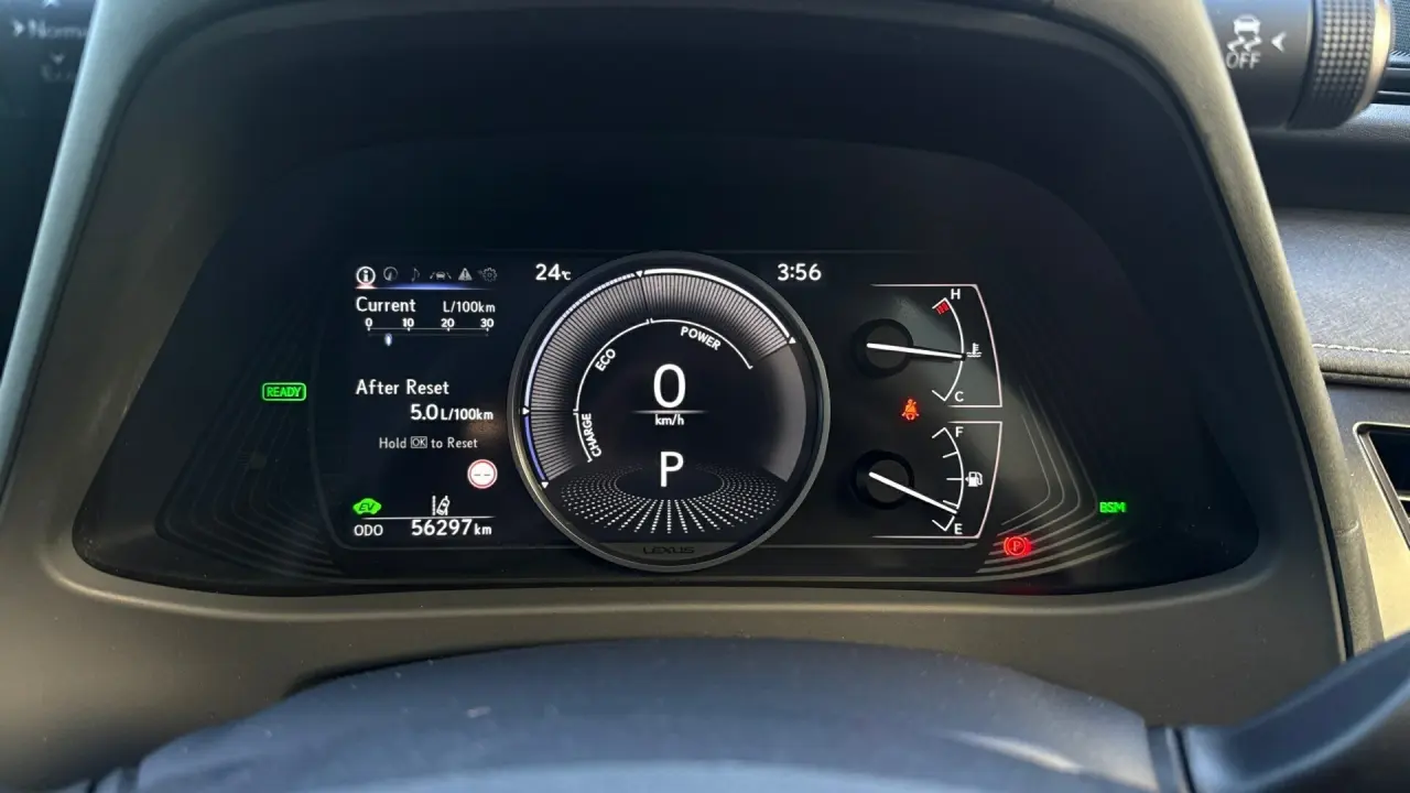 2023 Lexus UX250H Gallery Image 15