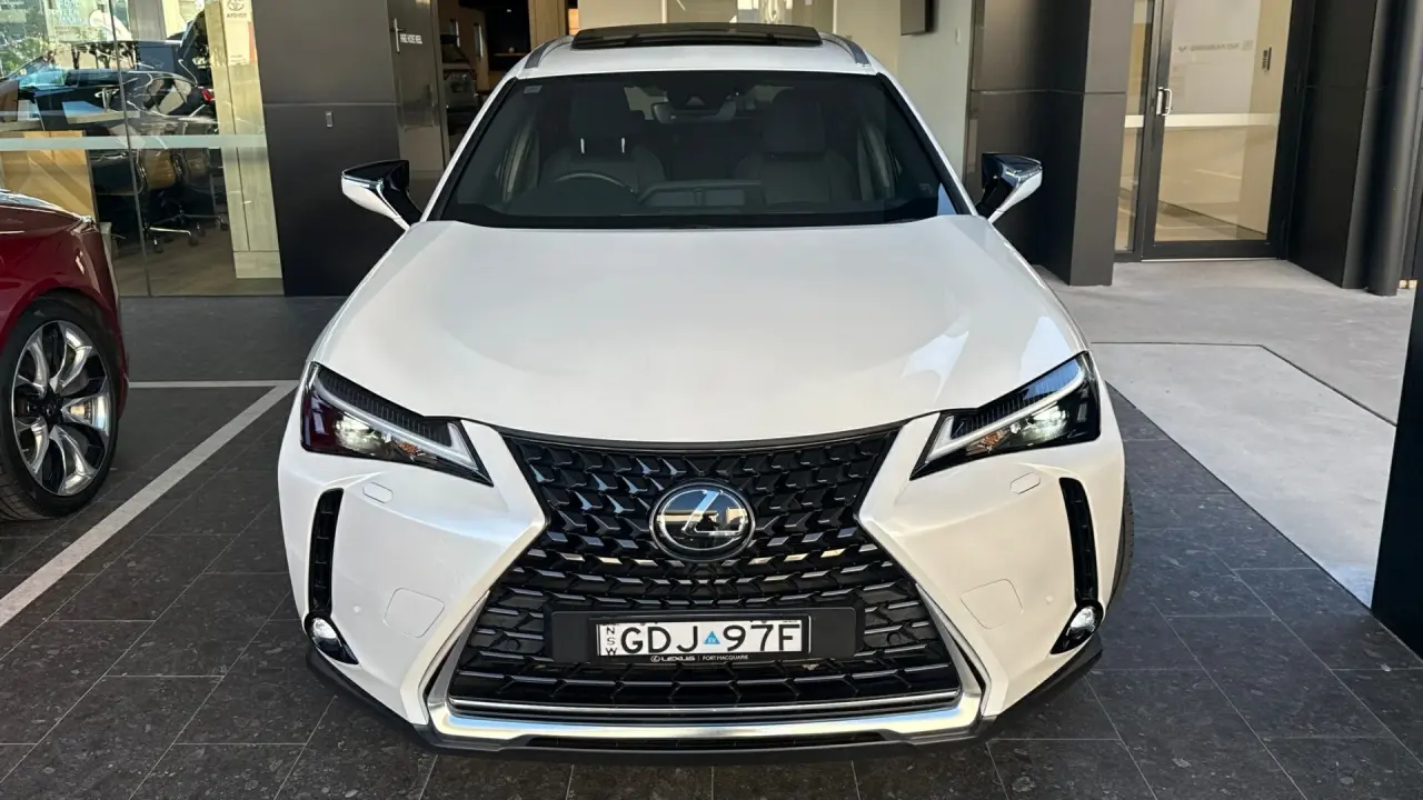 2023 Lexus UX250H Gallery Image 2
