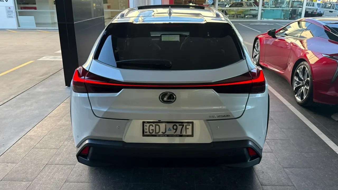 2023 Lexus UX250H Gallery Image 6