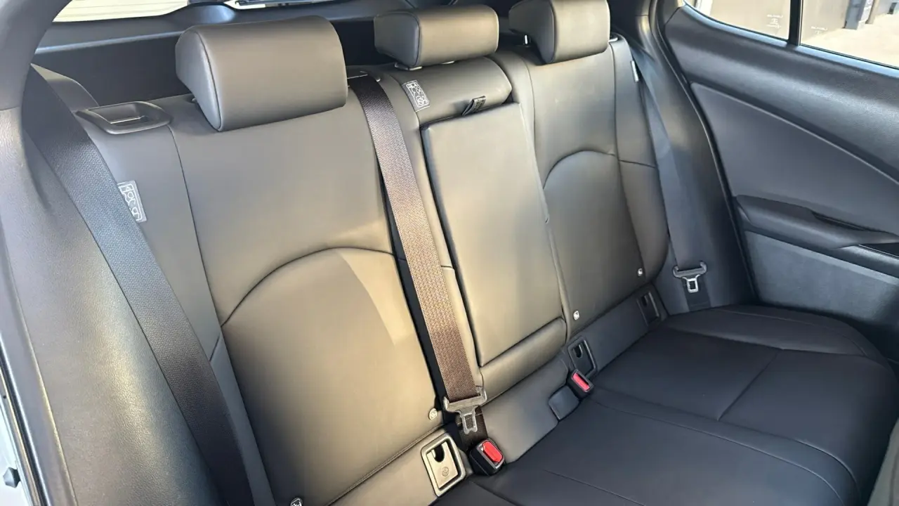 2023 Lexus UX250H Gallery Image 9