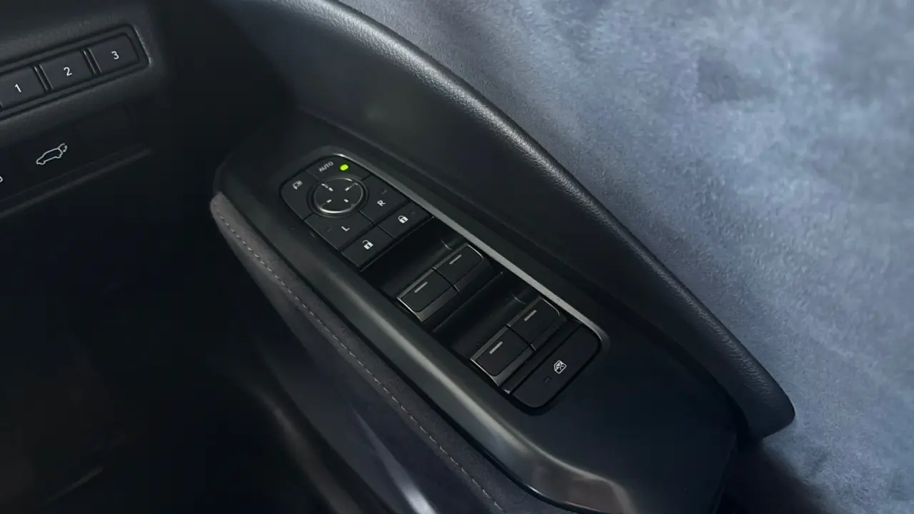 2024 Lexus LBX HEV Gallery Image 18