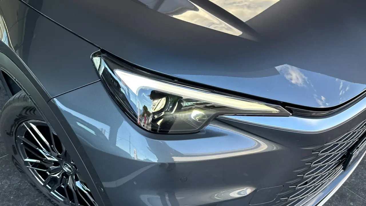 2024 Lexus LBX HEV Gallery Image 3