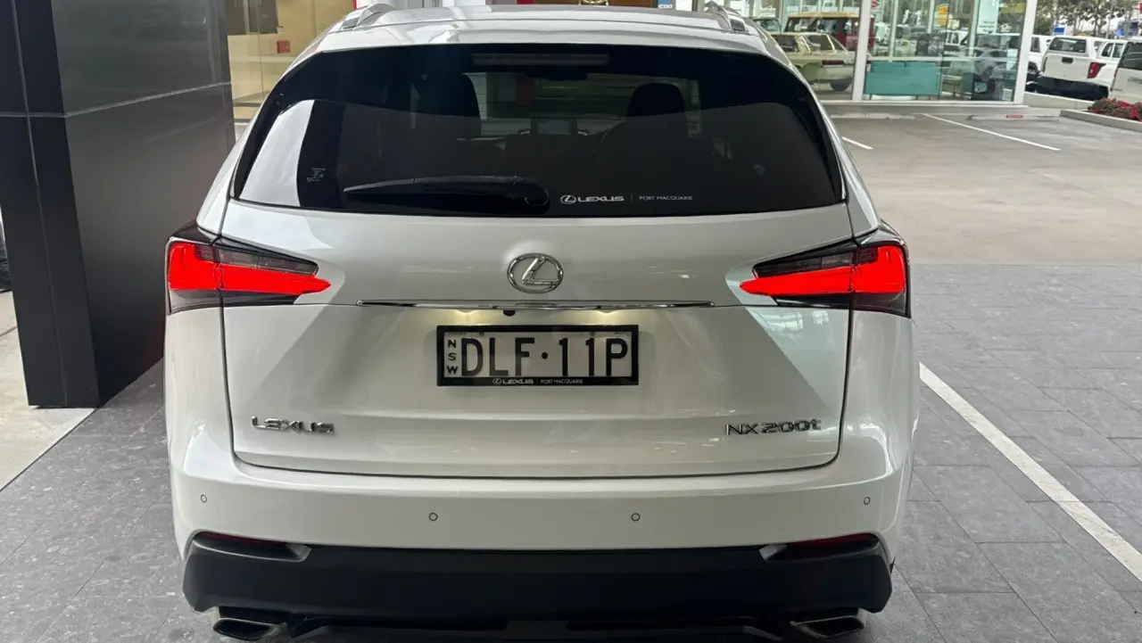 2016 Lexus NX200t Gallery Image 6